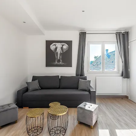 2 Bedroomed Lena Apartment Montry