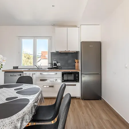 Apartment 2 Bedroomed Lena