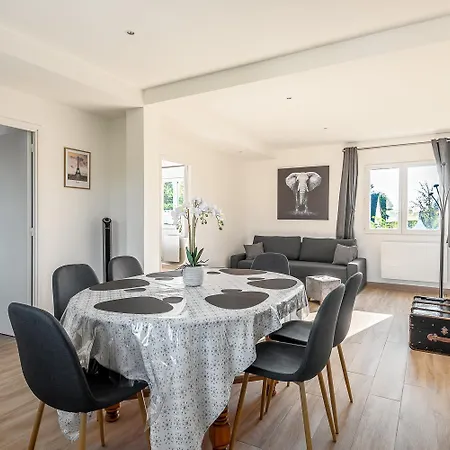 2 Bedroomed Lena Apartment *