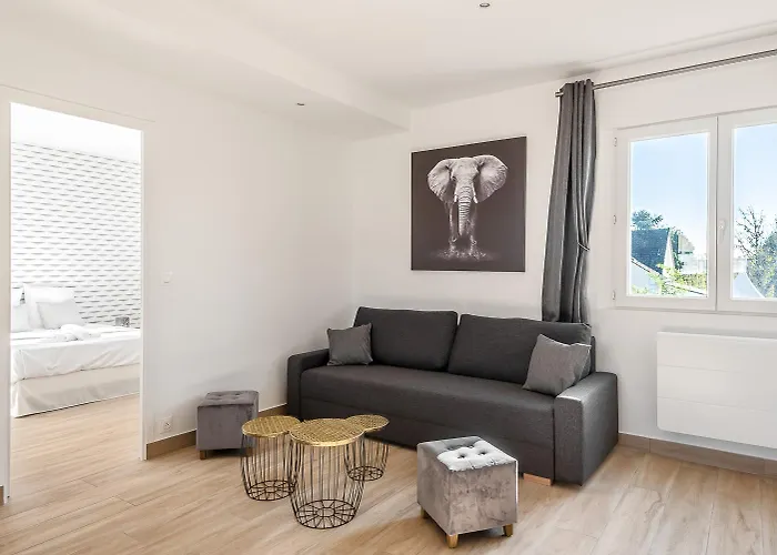 Appartamento 2 Bedroomed Lena Montry